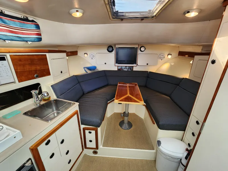 Slide: The Image of Dinette/berth - 5