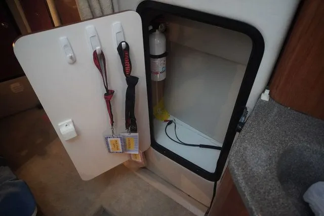 Slide: The Image of Crownline Boats 290 CR 2002 - 13