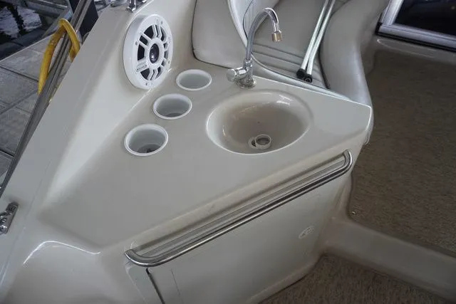 Slide: The Image of Crownline Boats 290 CR 2002 - 9