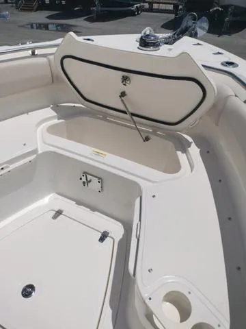 Slide: The Image of Boston Whaler 230 Outrage 2023 - 10