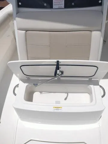 Slide: The Image of Boston Whaler 230 Outrage 2023 - 11