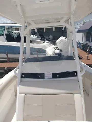 Slide: The Image of Boston Whaler 230 Outrage 2023 - 12