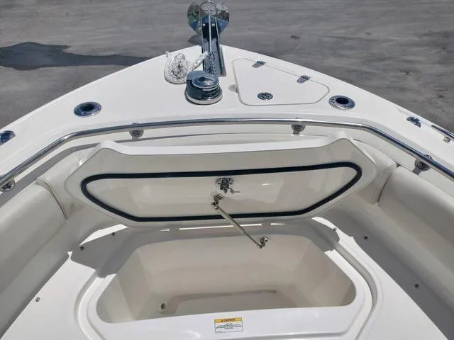 Slide: The Image of Boston Whaler 230 Outrage 2023 - 15