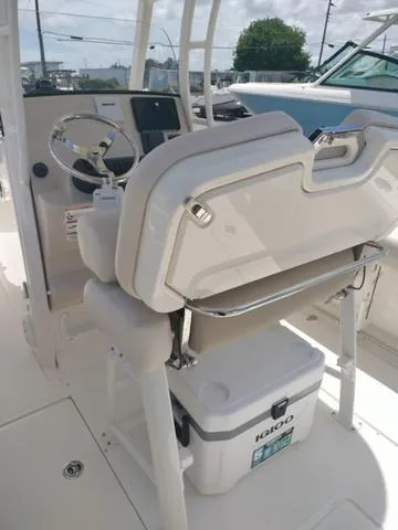 Slide: The Image of Boston Whaler 230 Outrage 2023 - 20