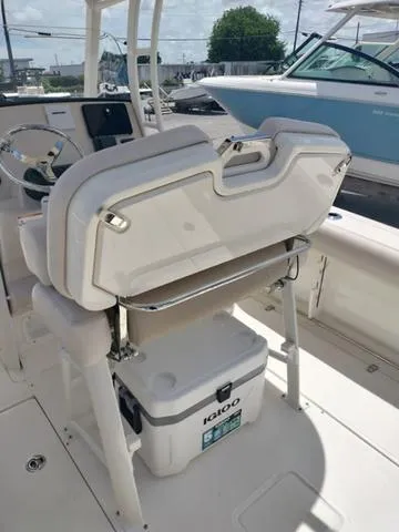 Slide: The Image of Boston Whaler 230 Outrage 2023 - 21