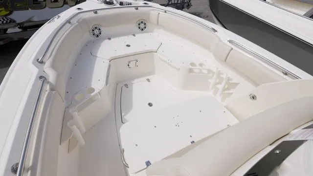 Slide: The Image of Boston Whaler 230 Outrage 2023 - 45