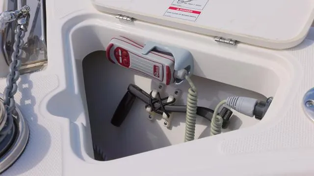 Slide: The Image of Boston Whaler 230 Outrage 2023 - 46