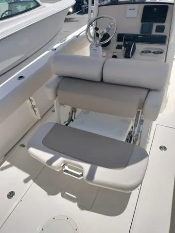 Slide: The Image of Boston Whaler 230 Outrage 2023 - 6