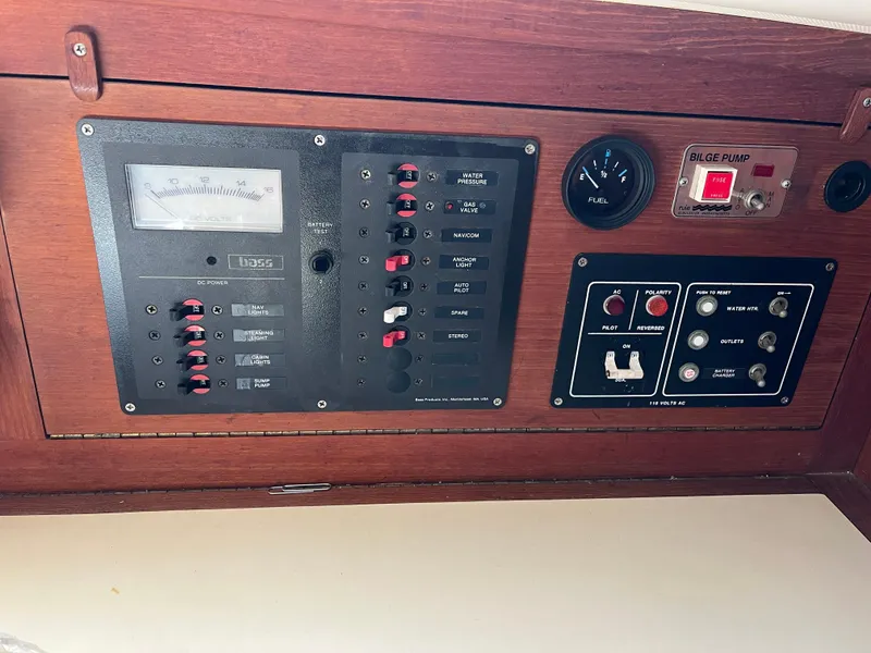 Slide: The Image of Freedom 32 1984 - 34