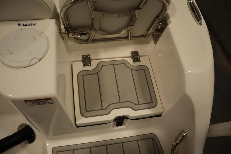 Slide: The Image of Sea Fox 248 Commander 2025 - 52