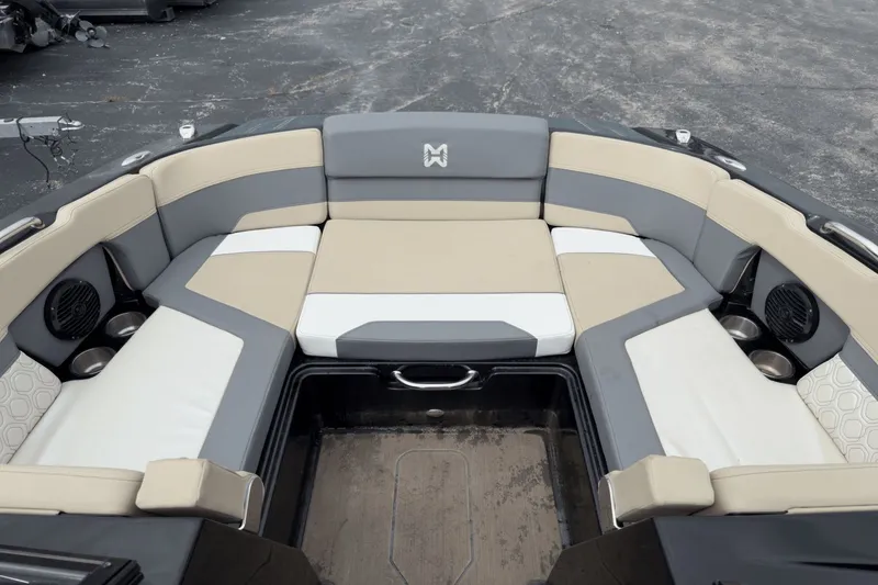 Slide: The Image of Heyday Wake Boats H22 2022 - 20