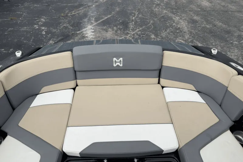 Slide: The Image of Heyday Wake Boats H22 2022 - 22