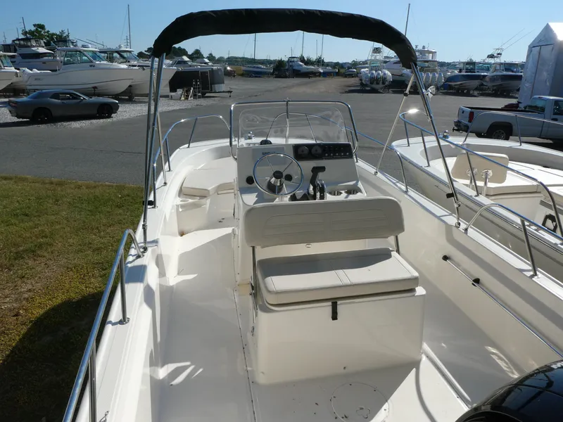 Slide: The Image of Boston Whaler 190 Montauk 2025 - 2