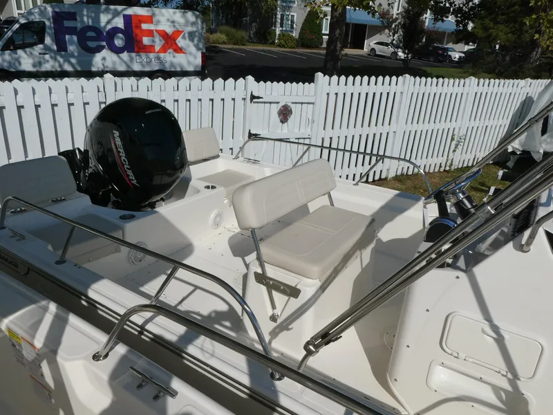 Slide: The Image of Boston Whaler 190 Montauk 2025 - 4