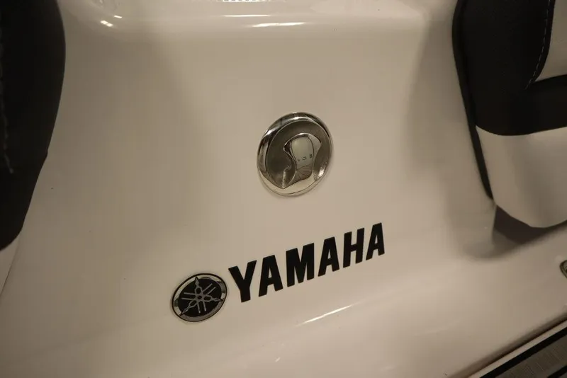 Slide: The Image of 2025 Yamaha Boats SX195 logo and emblem on white surface. - 33