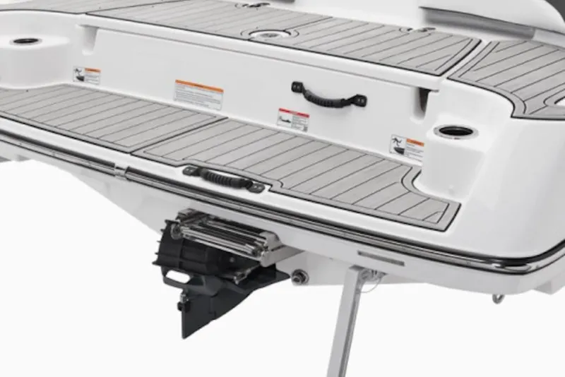 Slide: The Image of 2025 Yamaha Boats SX195 swim platform with sleek design and integrated ladder. - 43