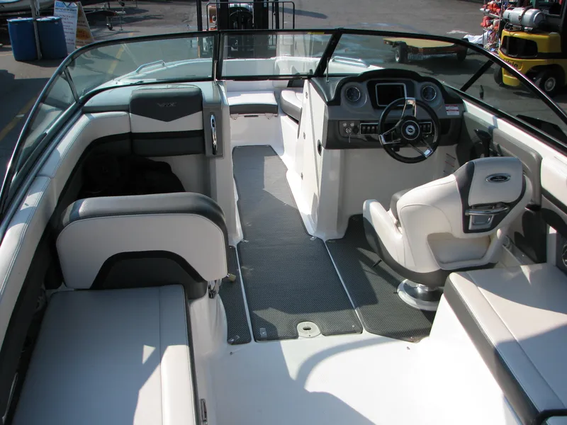 Slide: The Image of 2015 Chaparral Vortex 223 VRX-Surf boat interior with modern dashboard and seating. - 5