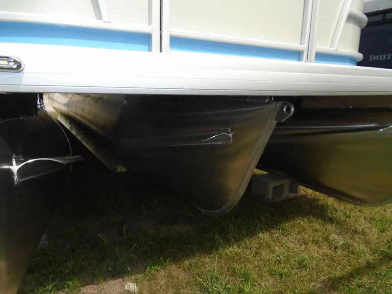 Slide: The Image of Godfrey Sweetwater 2286 SB GTP 27 In. Center Tube Package 2025 - 13