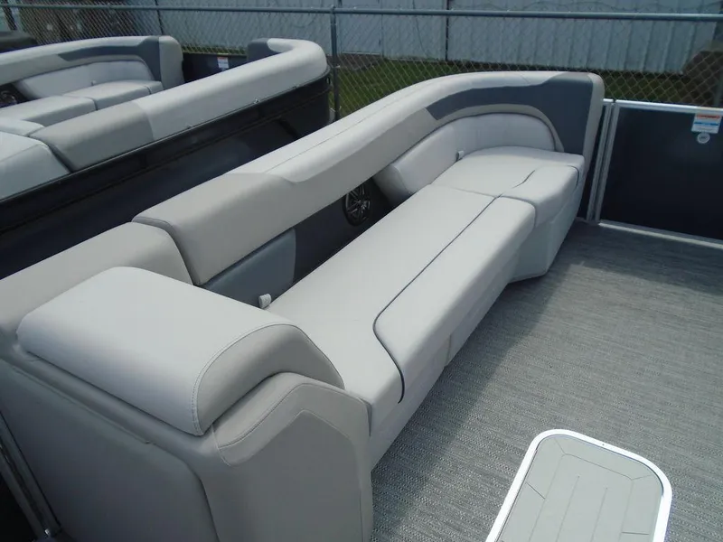 Slide: The Image of Godfrey Sweetwater 2286 SB GTP 27 In. Center Tube Package 2025 - 18