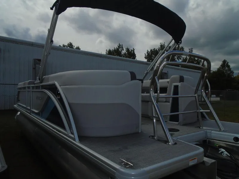 Slide: The Image of Godfrey Sweetwater 2286 SB GTP 27 In. Center Tube Package 2025 - 26