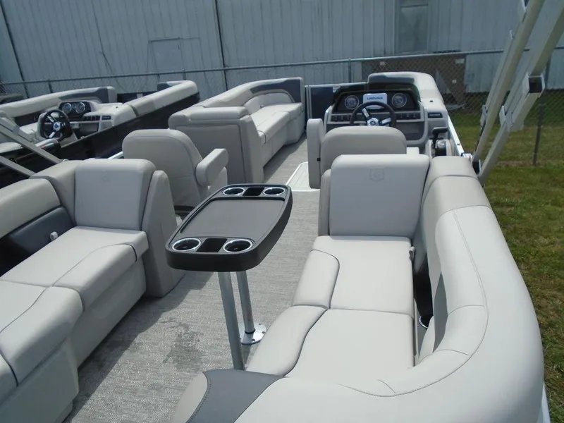 Slide: The Image of Godfrey Sweetwater 2286 SB GTP 27 In. Center Tube Package 2025 - 7