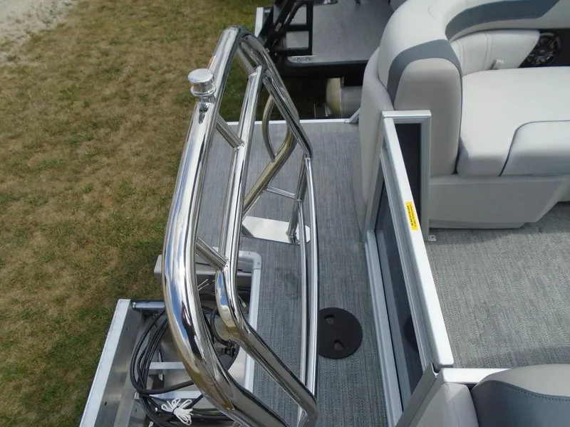 Slide: The Image of Godfrey Sweetwater 2286 SB GTP 27 In. Center Tube Package 2025 - 9