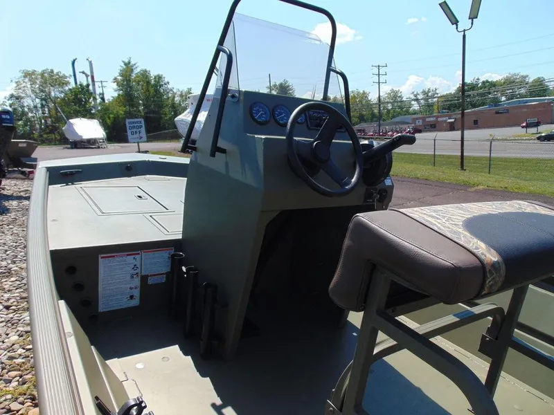 Slide: The Image of Crestliner 1660 Forward Center Console 2025 - 5