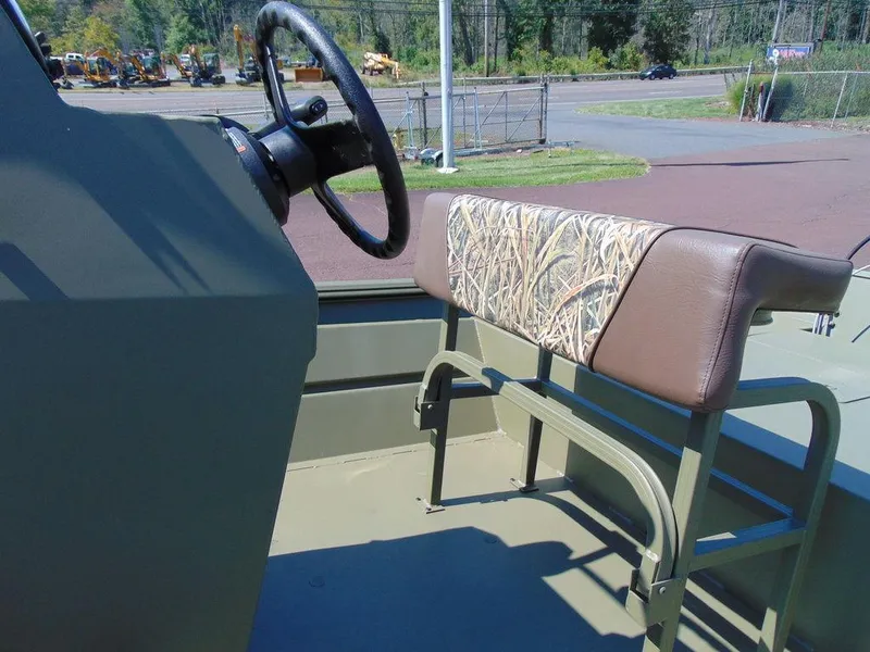 Slide: The Image of Crestliner 1660 Forward Center Console 2025 - 6