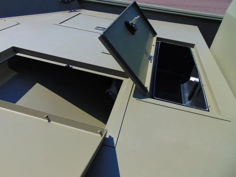 Slide: The Image of Crestliner 1660 Forward Center Console 2025 - 9