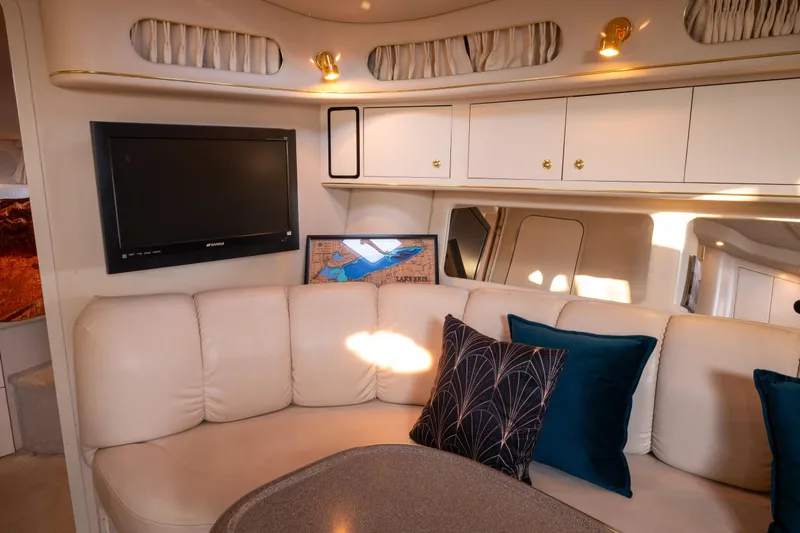 Slide: The Image of Salon Storage - 38