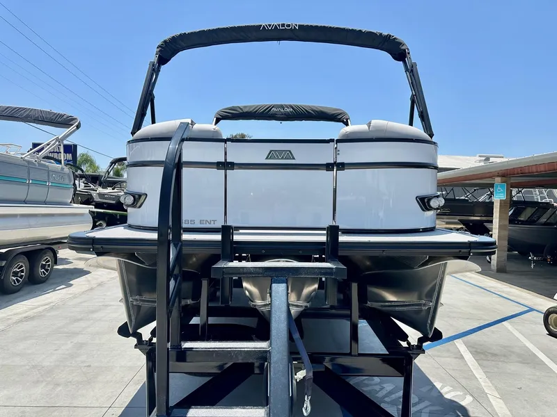 Slide: The Image of Avalon 25' Catalina Platinum Entertainer w/ 250HP Mercury Verado! 2025 - 12