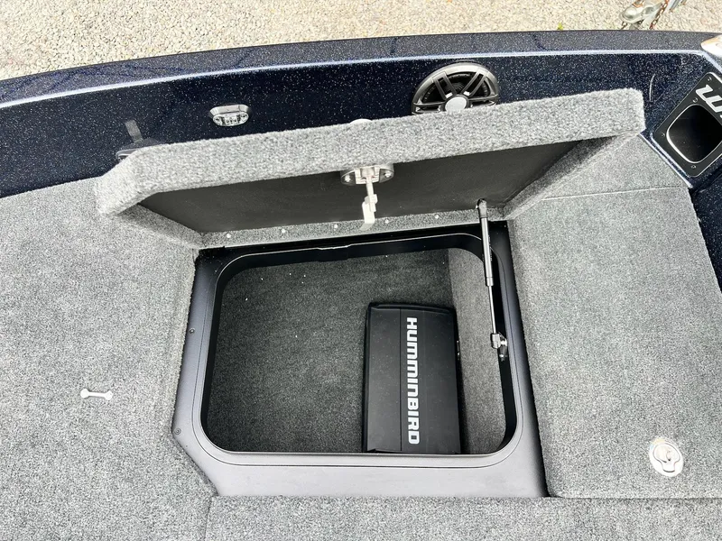 Slide: The Image of Skeeter WX2200 2025 - 10