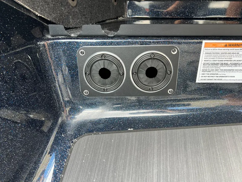 Slide: The Image of Skeeter WX2200 2025 - 11