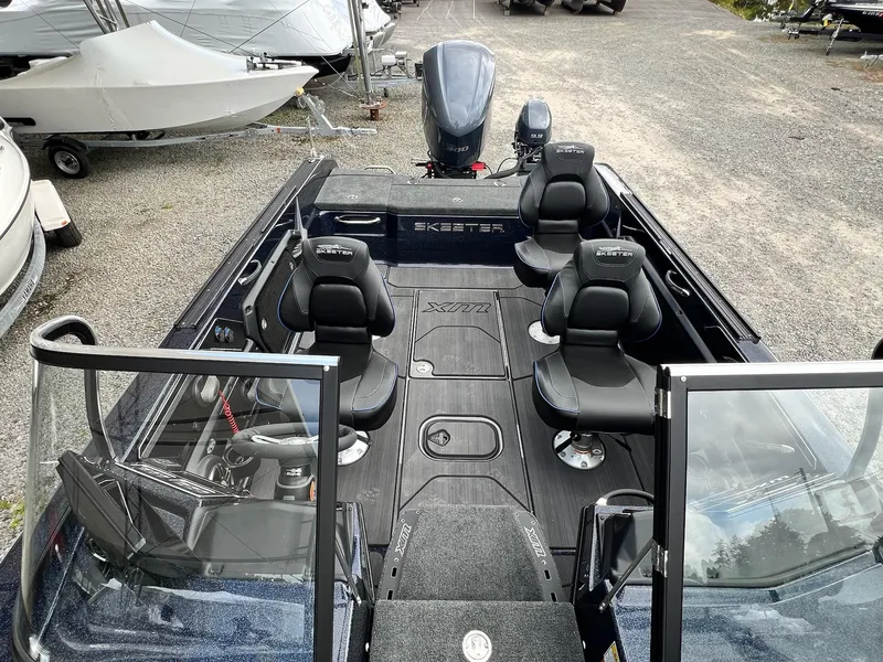 Slide: The Image of Skeeter WX2200 2025 - 3