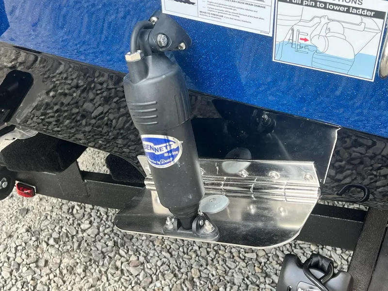 Slide: The Image of Skeeter WX2200 2025 - 35