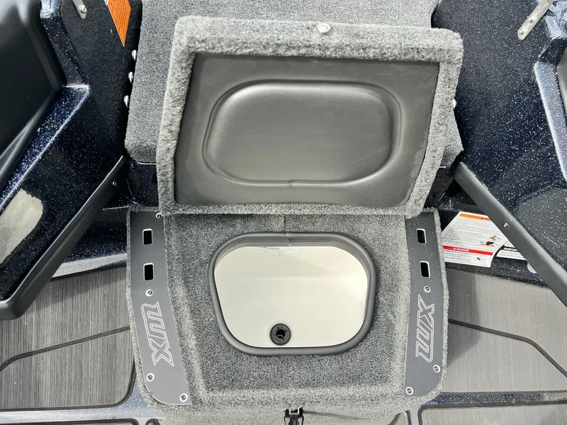 Slide: The Image of Skeeter WX2200 2025 - 38