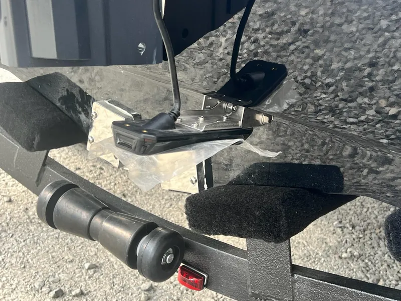 Slide: The Image of Skeeter WX2200 2025 - 45