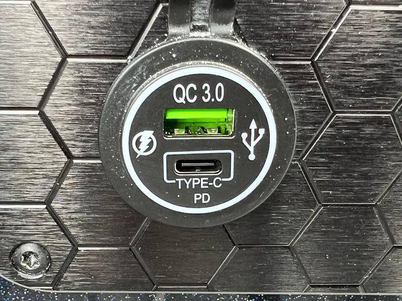 Slide: The Image of Skeeter WX2200 2025 - 6