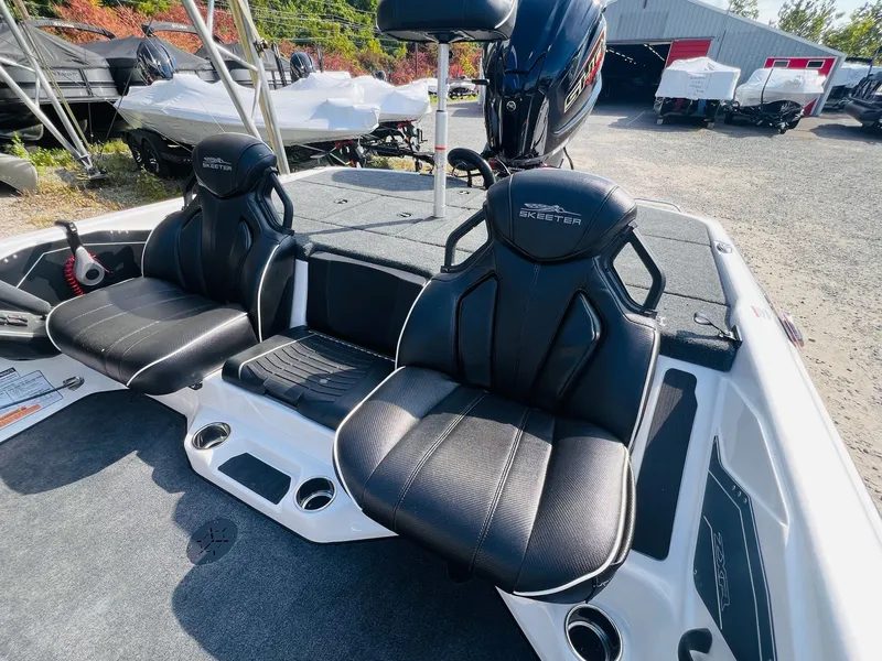 Slide: The Image of Skeeter ZXR19 2025 - 5