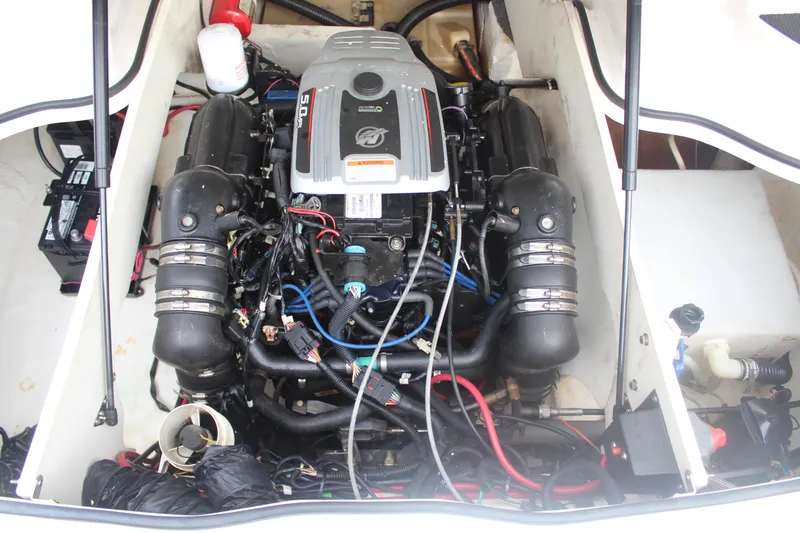 Slide: The Image of Regal 2300 Bowrider 2012 - 18