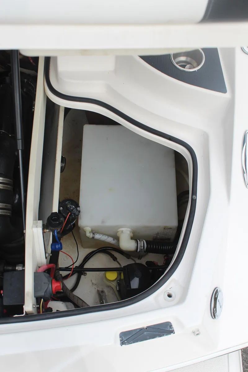 Slide: The Image of Regal 2300 Bowrider 2012 - 19