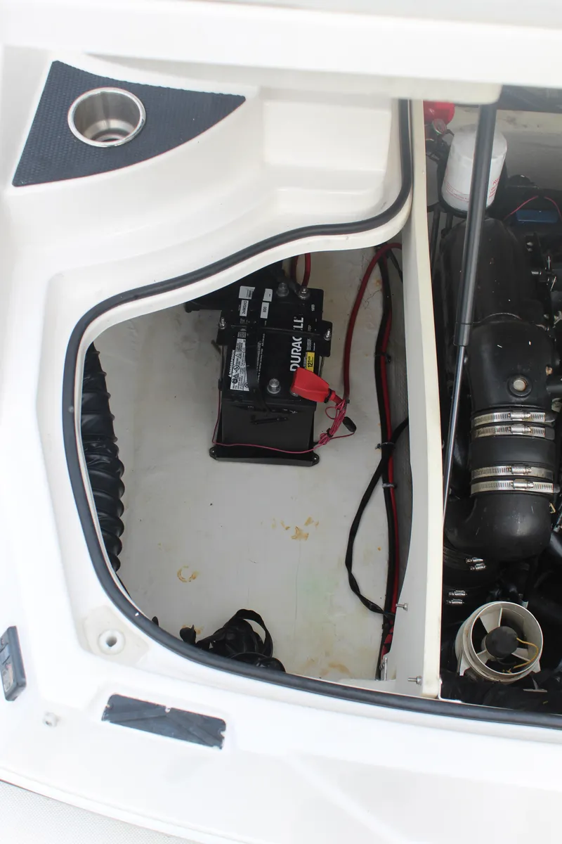 Slide: The Image of Regal 2300 Bowrider 2012 - 20