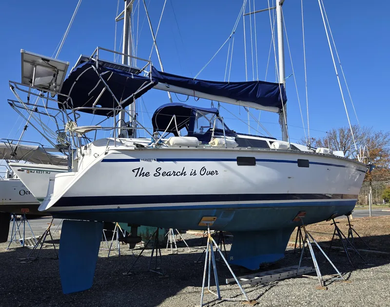 Slide: The Image of Hunter 33.5 1994 - 54