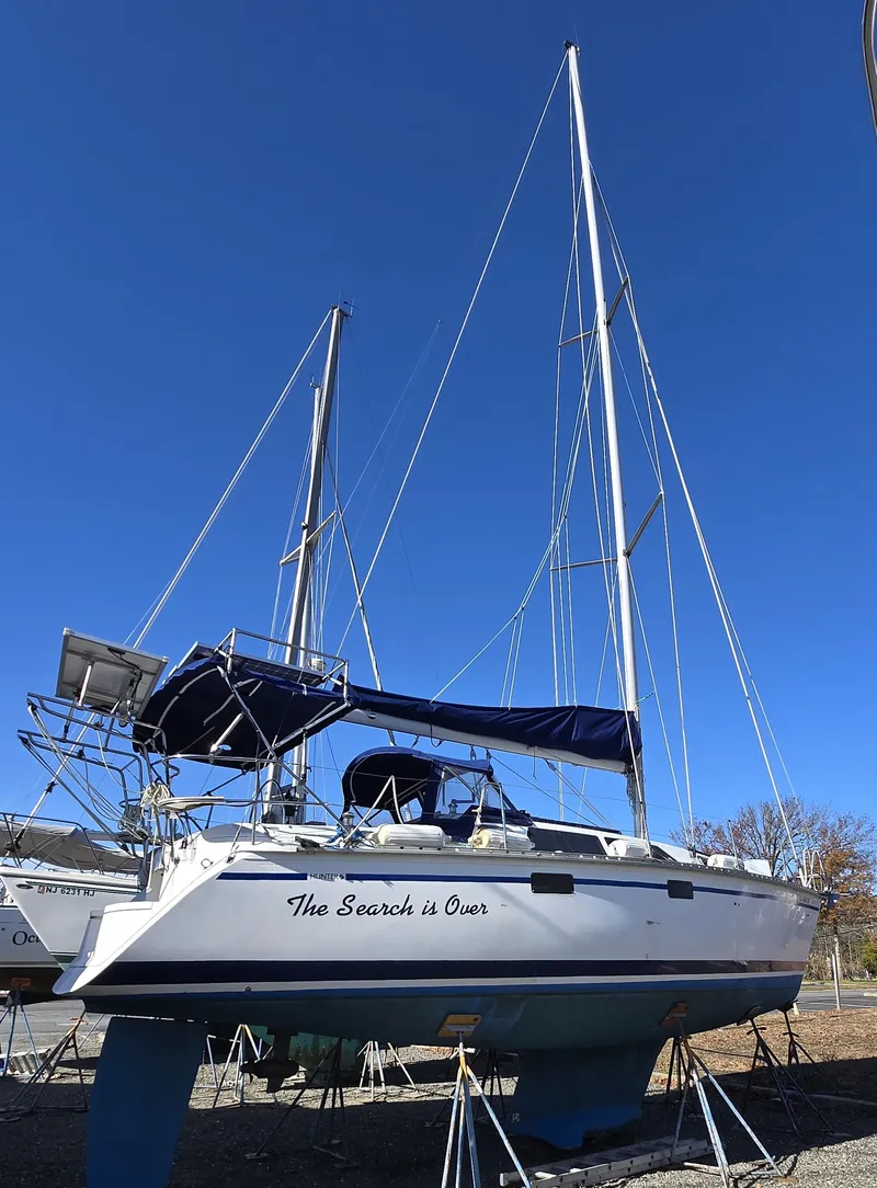 Slide: The Image of Hunter 33.5 1994 - 55