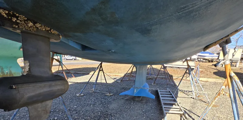 Slide: The Image of Hunter 33.5 1994 - 58