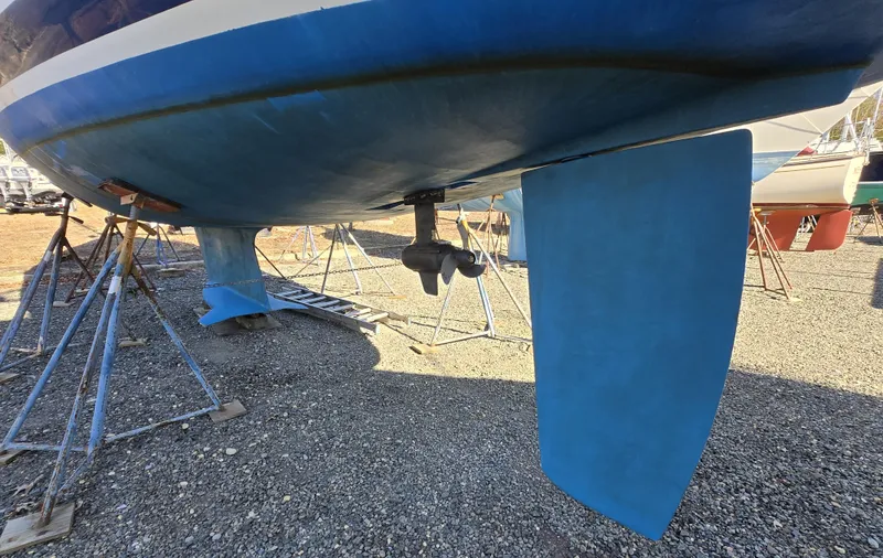 Slide: The Image of Hunter 33.5 1994 - 59