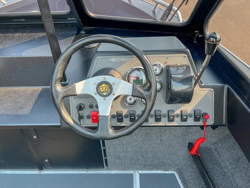 Slide: The Image of North River 23 Commander 2026 - 12