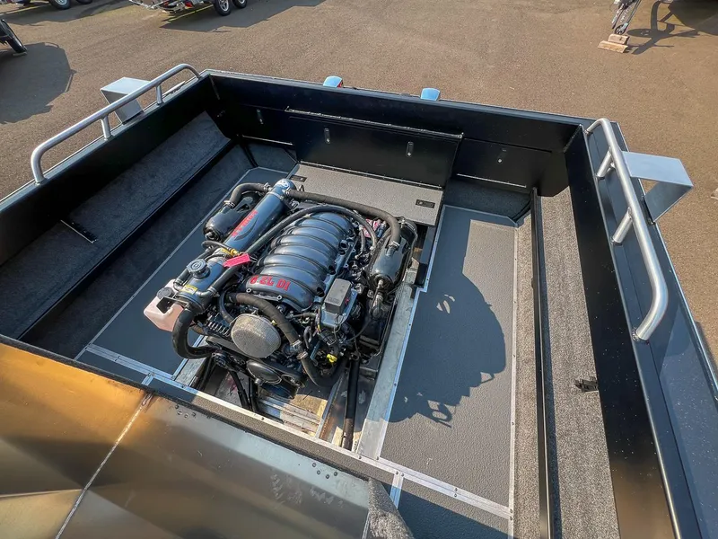 Slide: The Image of North River 23 Commander 2026 - 17