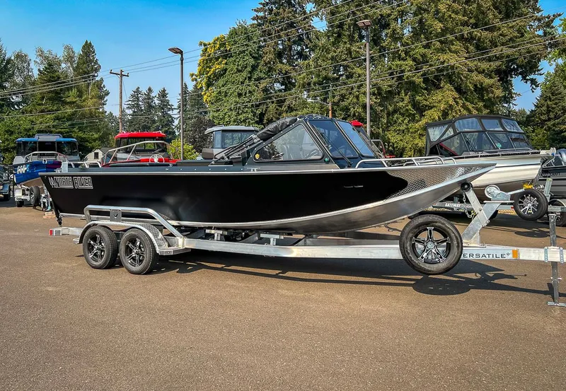 Slide: The Image of North River 23 Commander 2026 - 20