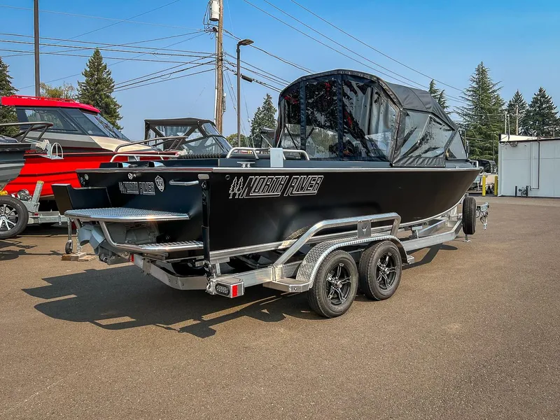 Slide: The Image of North River 23 Commander 2026 - 3